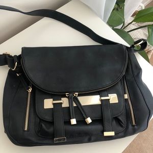 Black shoulder strap purse